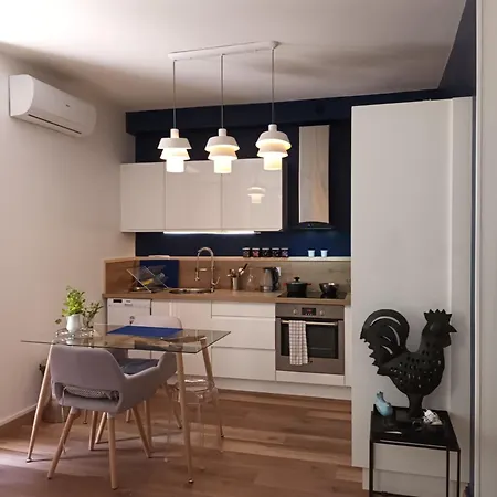 T2 40 M2 Rue Du Casino Centre-ville Climatise 1 Balcon Apartment
